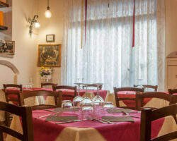 11-ristorante-antica-taverna-volterra-sala-9