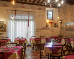 13-ristorante-antica-taverna-volterra-sala-1