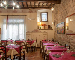 7-ristorante-antica-taverna-volterra-sala-12